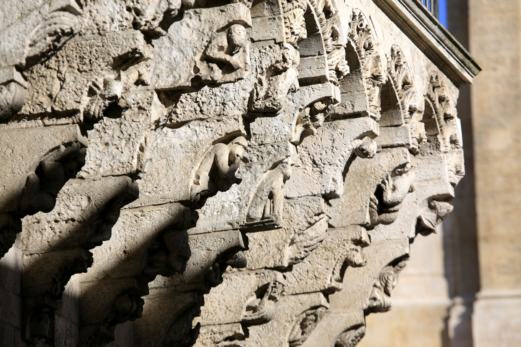 Palazzo Balsamo di Brindisi, gioiellino di architettura civile con loggia Balsamo del XIV secolo.